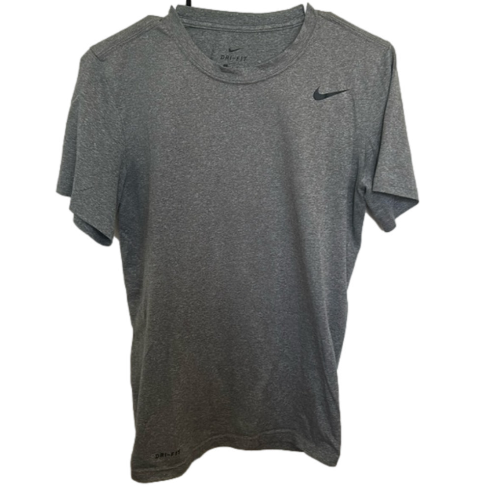 🌿Nike dri-fit short-sleeved shirt - size S🌿